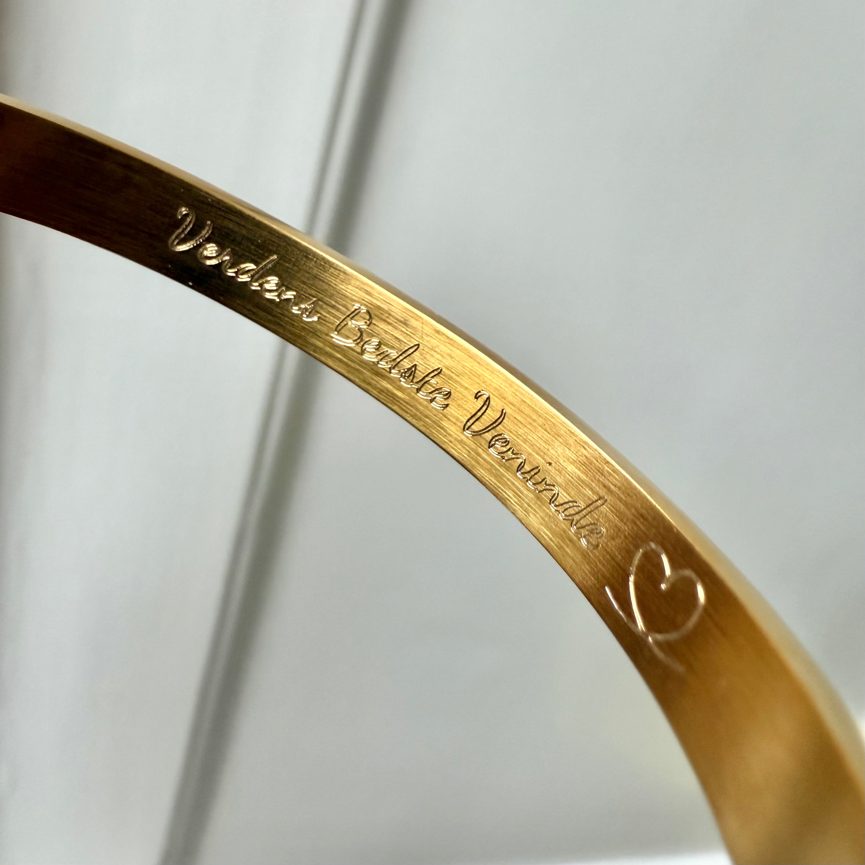 Armbånd med Navne Indgravering