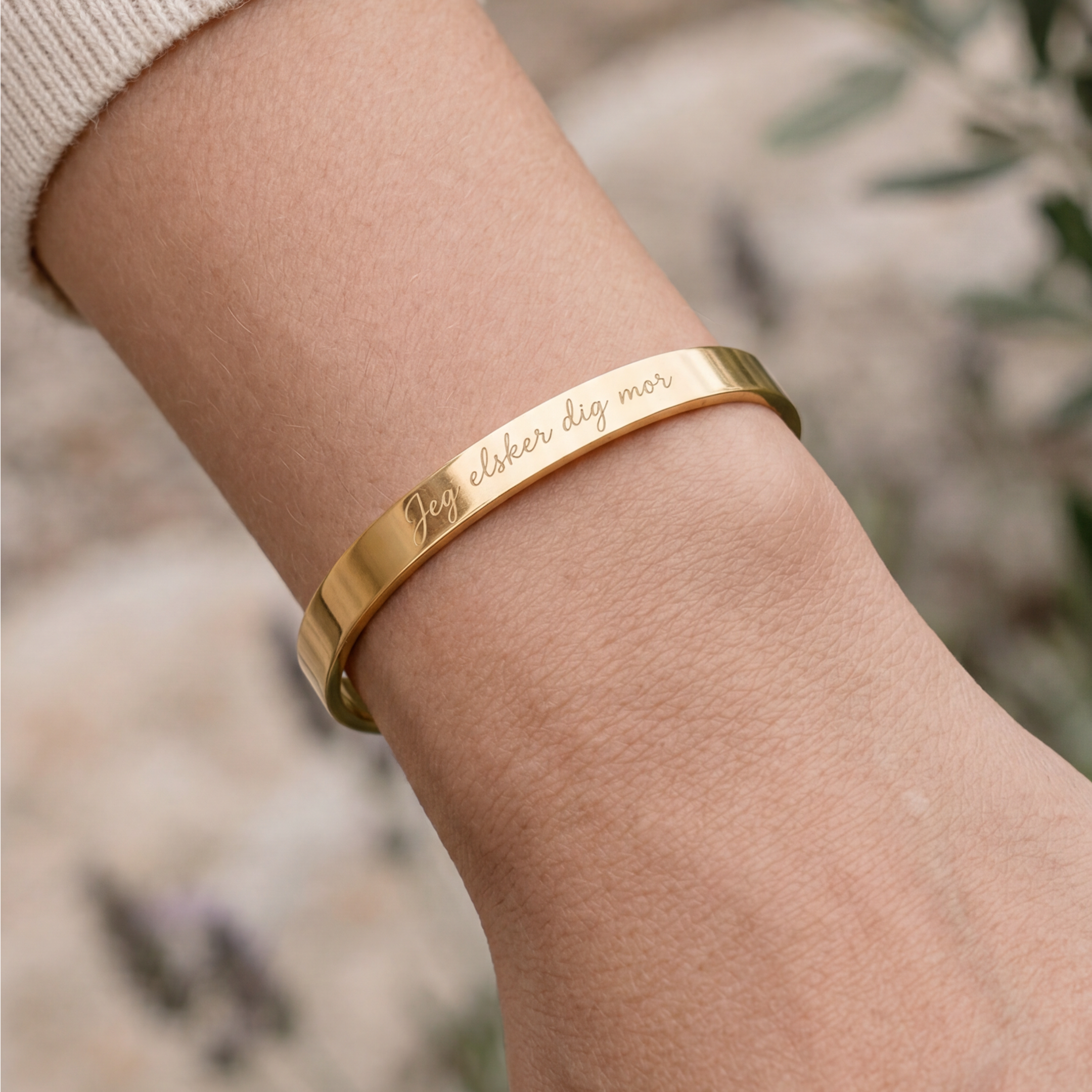Klassisk Mors dags-armbånd med gravering