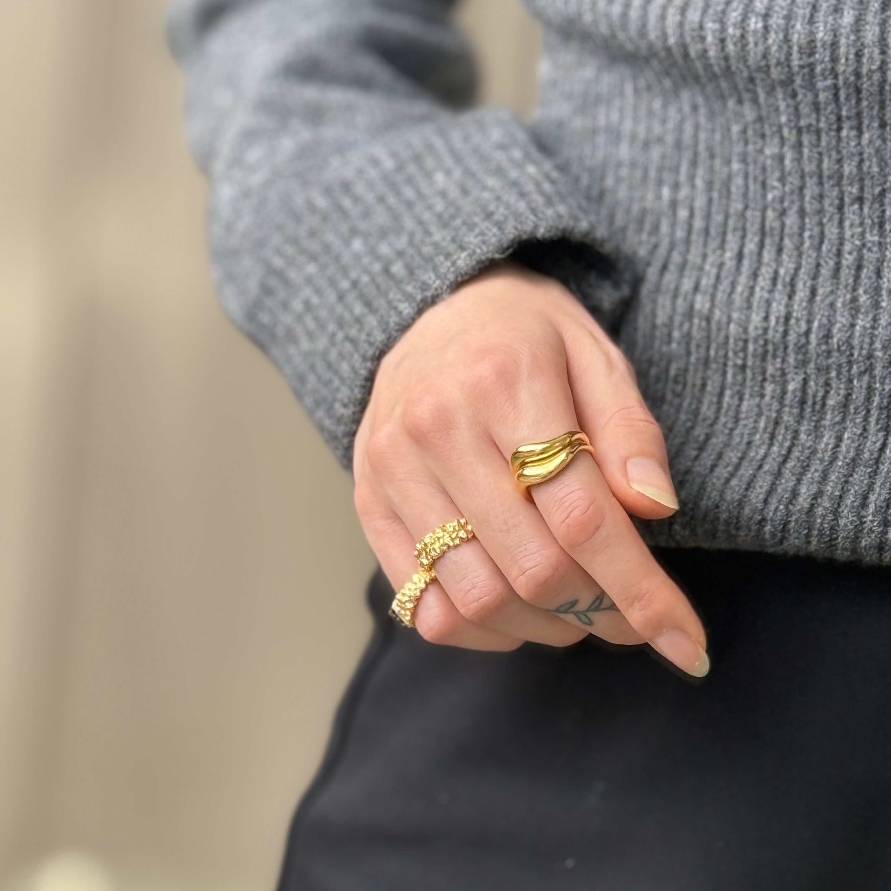 Ekko Wave Chunky Ring Guldbelagt
