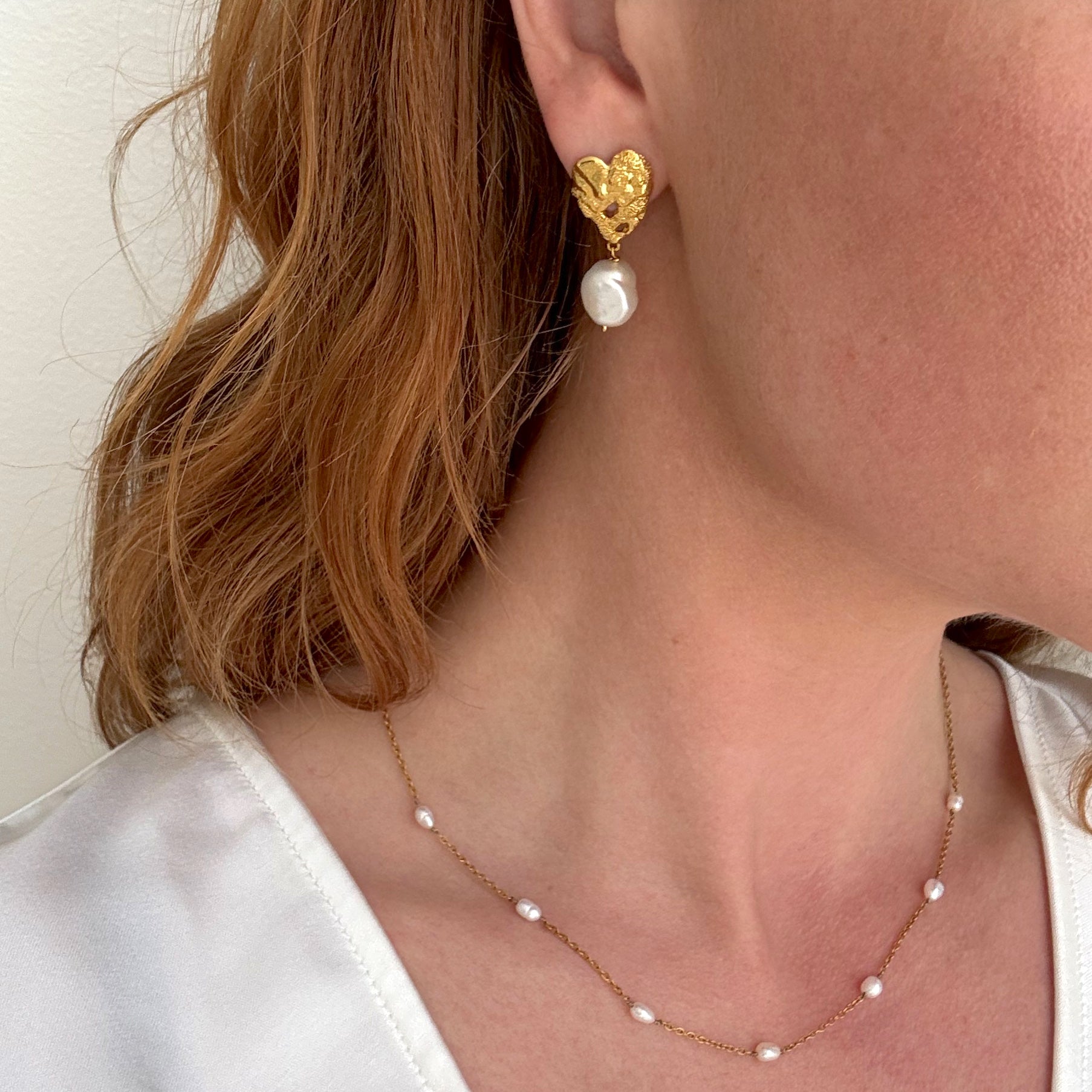 Hjerte ørering med perle vedhæng