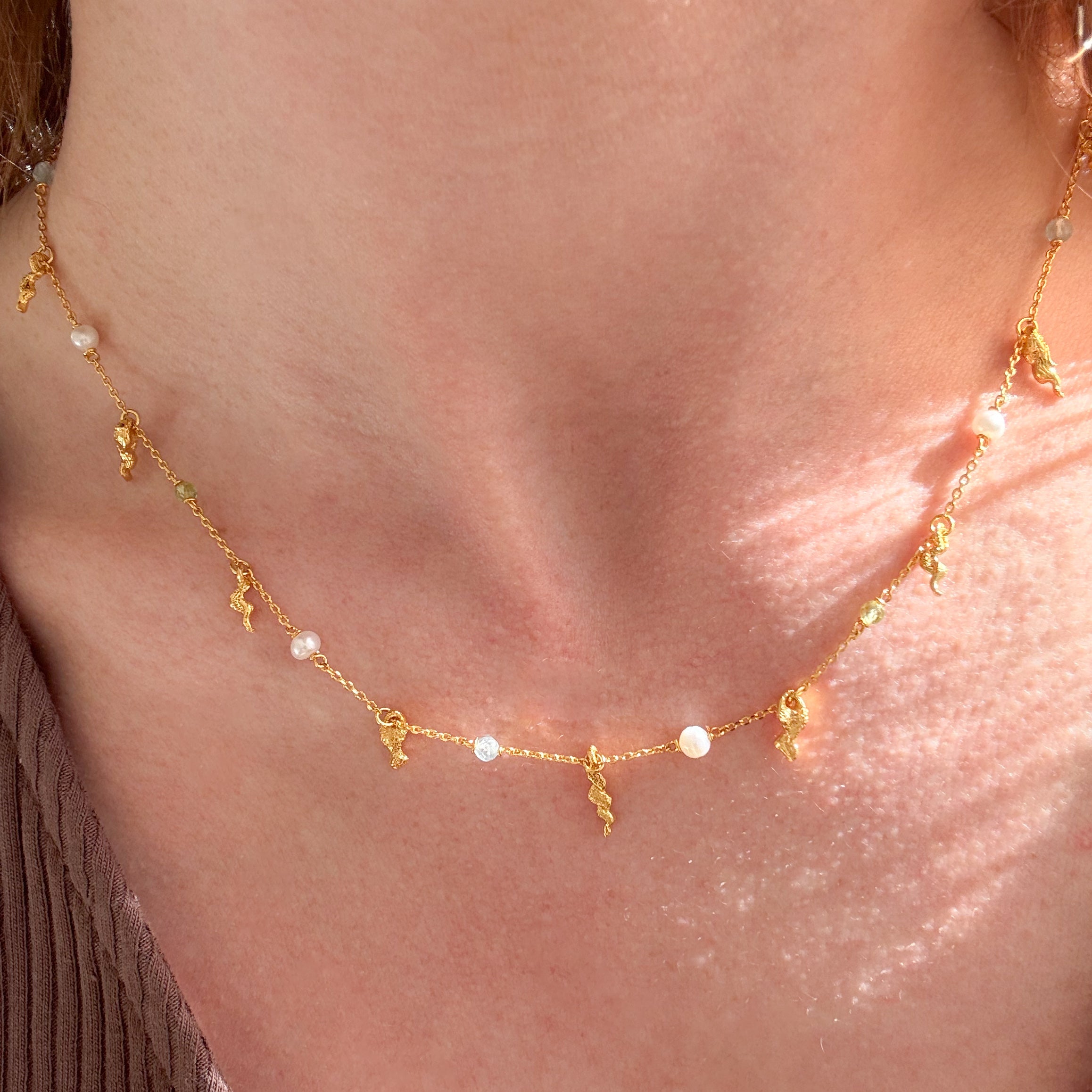 Leaf Dot Halskæde Guldbelagt