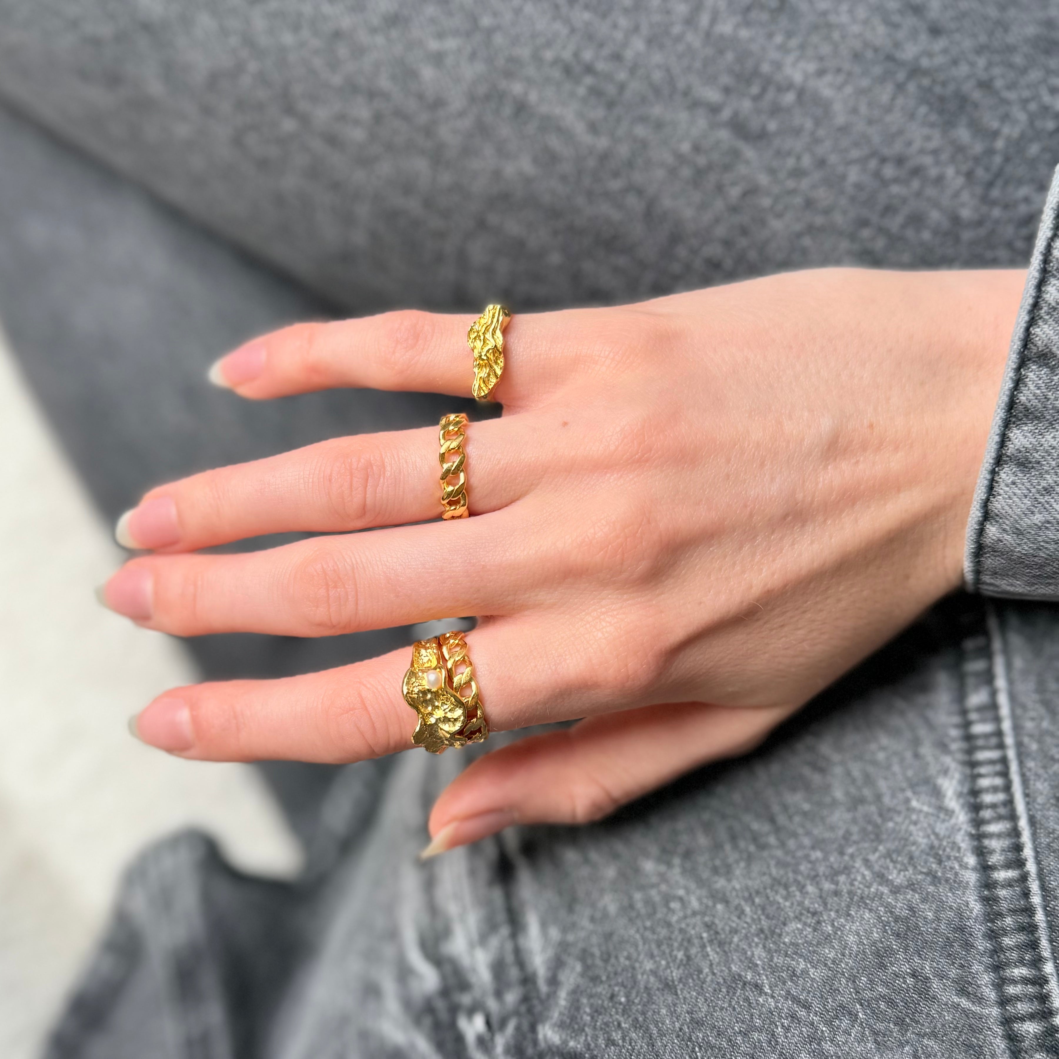 panser ring i guldbelagt med styling af andre Lelafine ringe