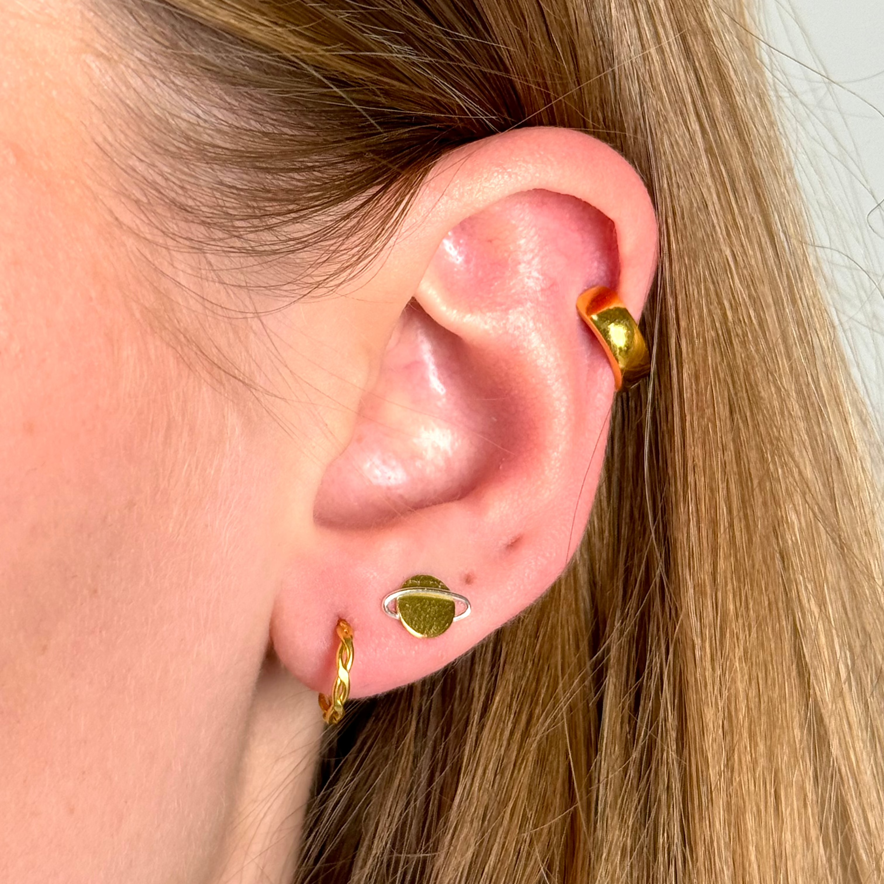 Twisted Half Hoop Stud