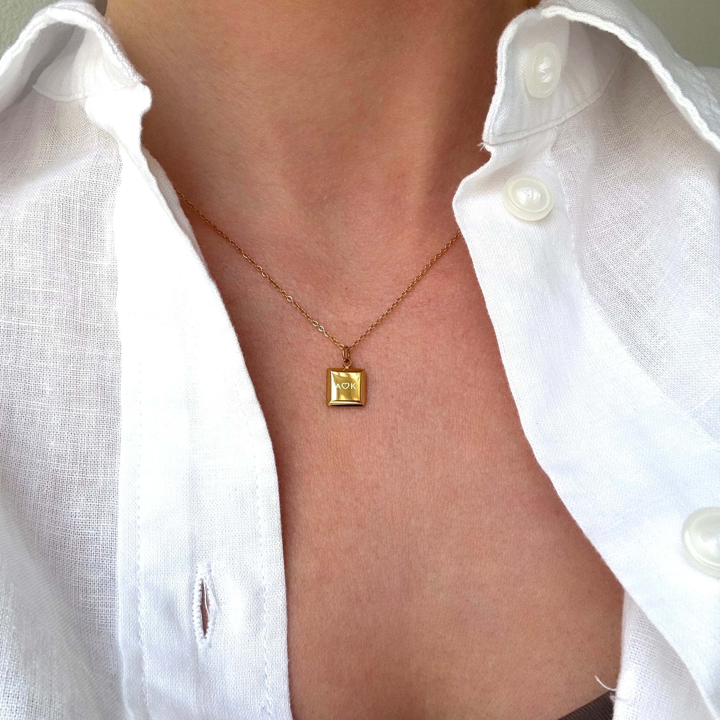 Stolt Kvadrat Halskæde