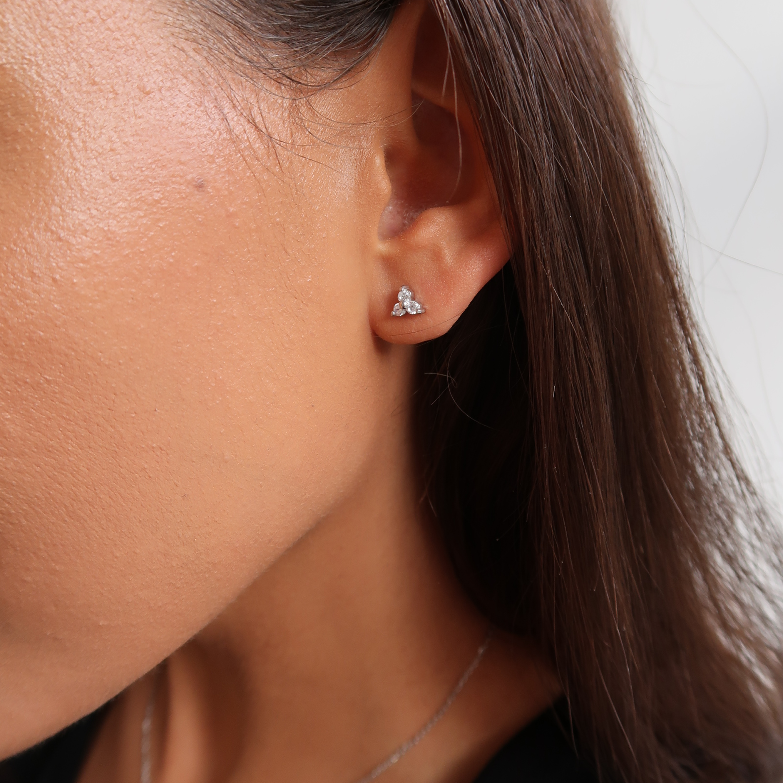 Trinity Krystal Stud Sølvfarvet