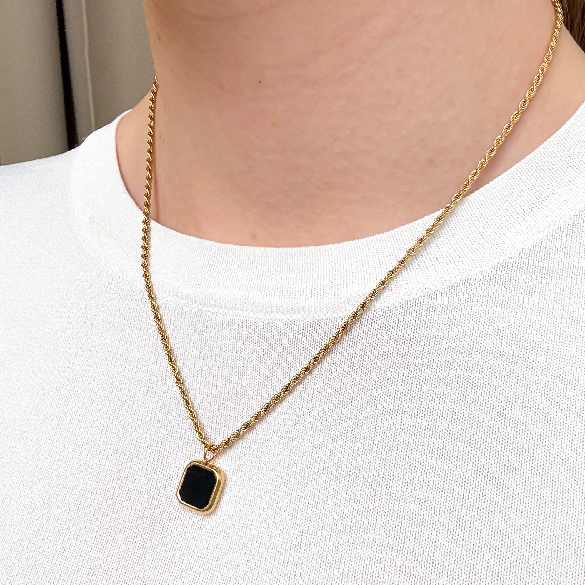 sort square halskæde