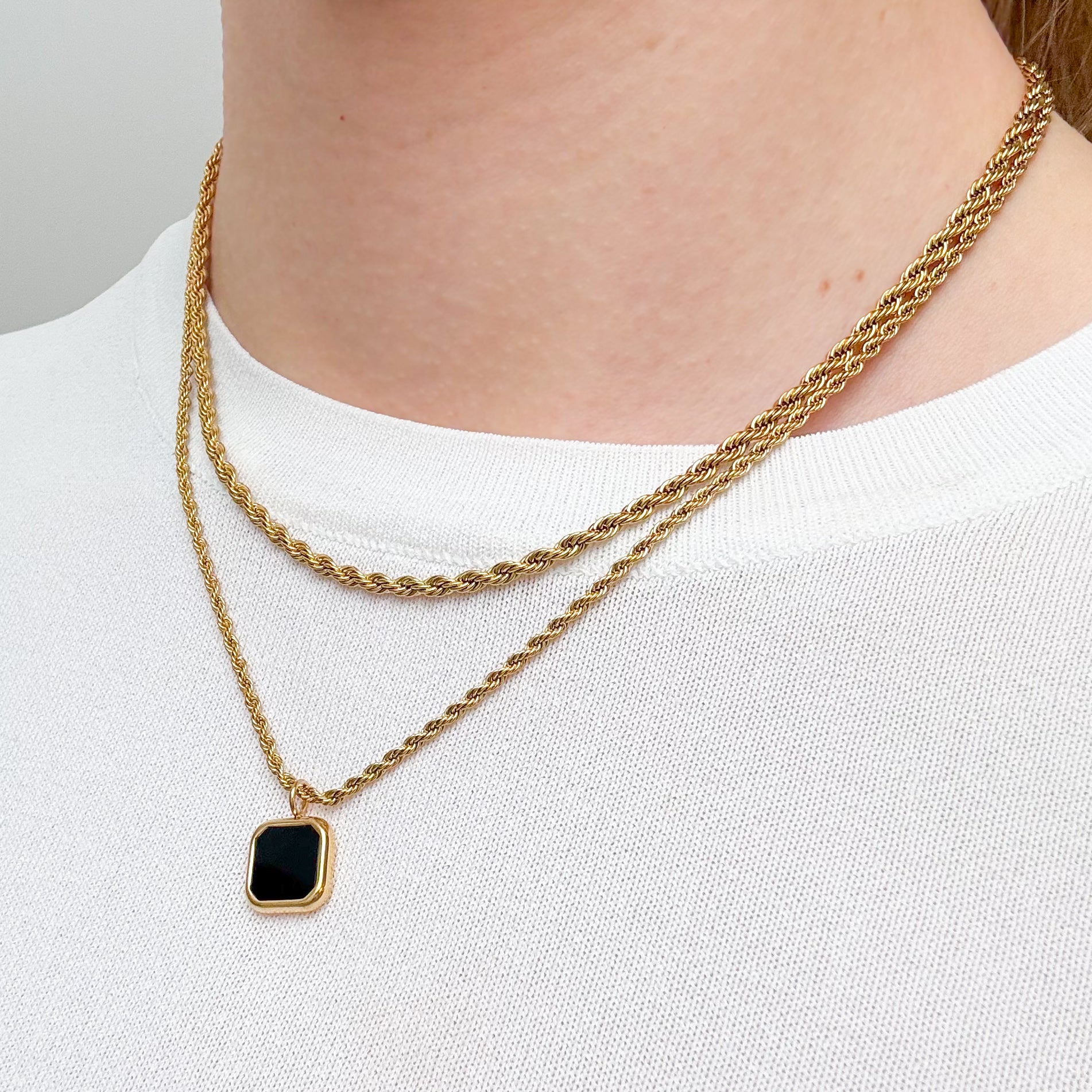 sort square halskæde stylet med rope halskæde