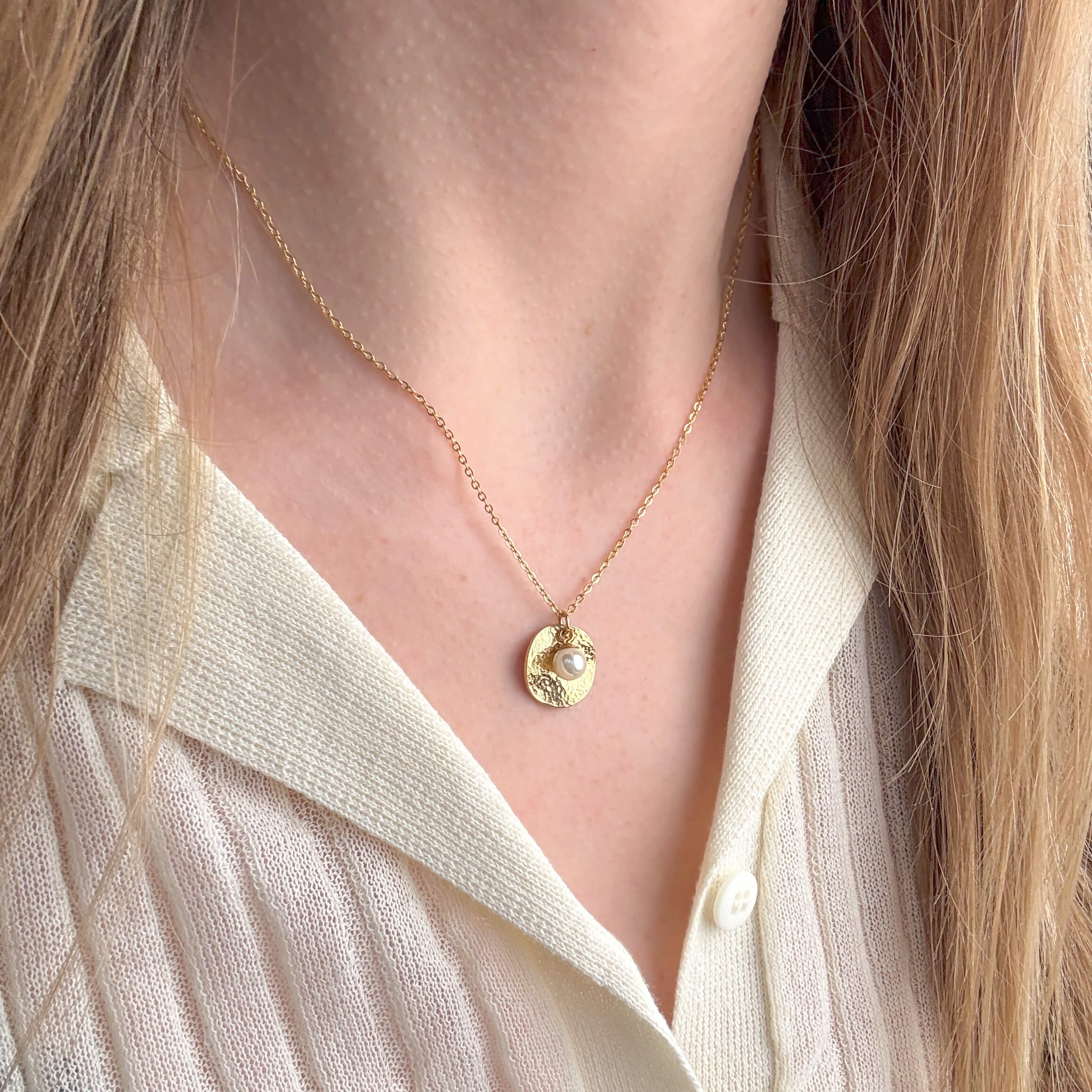 Perle/ hamret halskæde længere fra