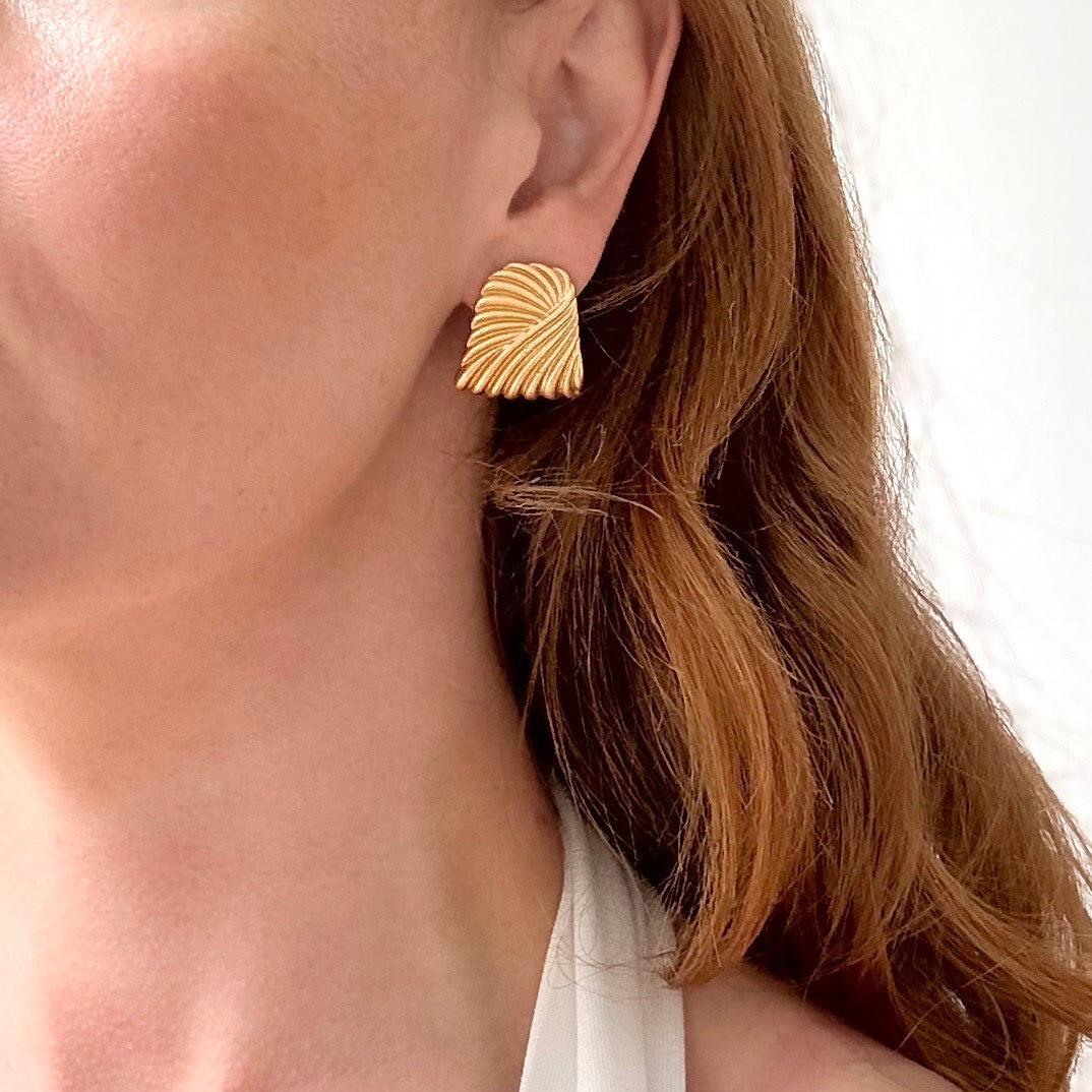 Sway Stud Øreringe Guldbelagt