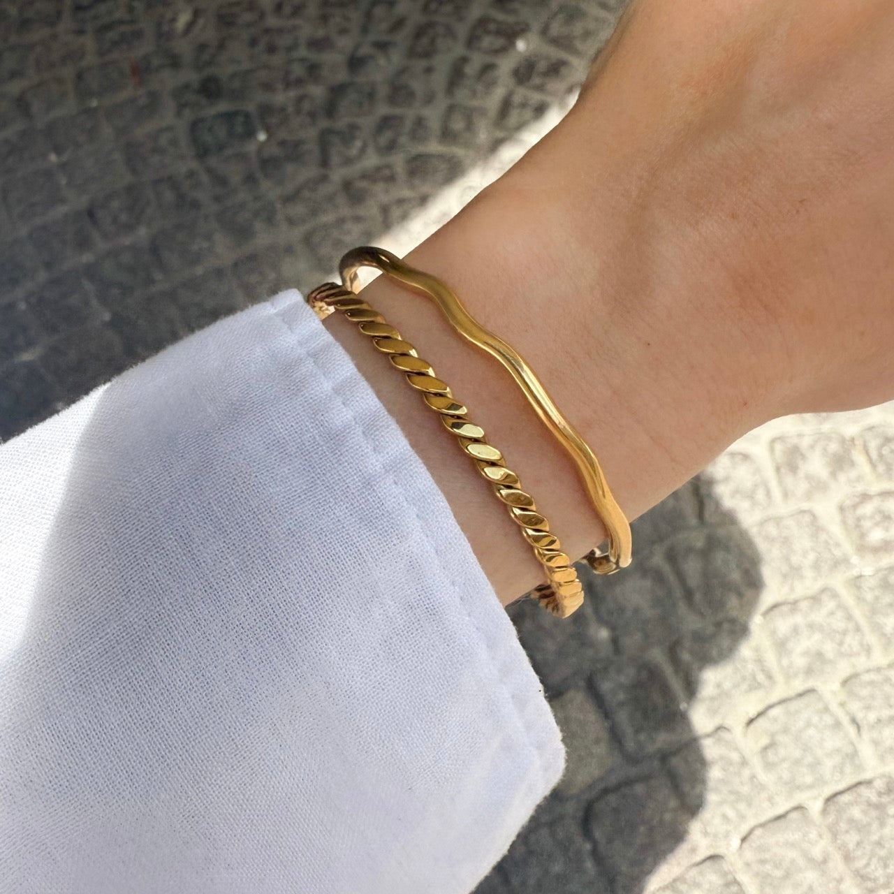 Wave Bangle Armbånd Guldbelagt