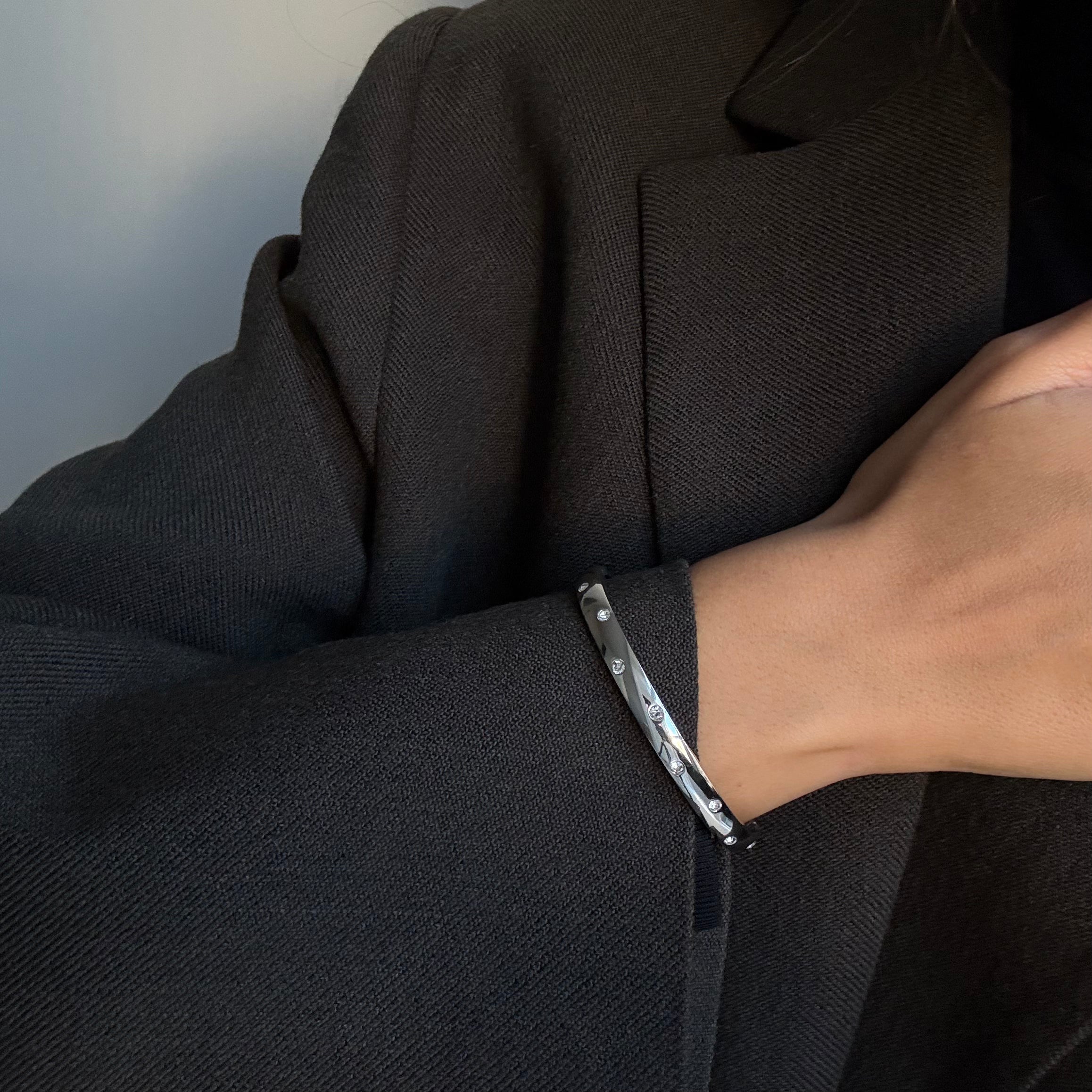 Flow Krystal Dot Armbånd Sølvbelagt m. indgravering