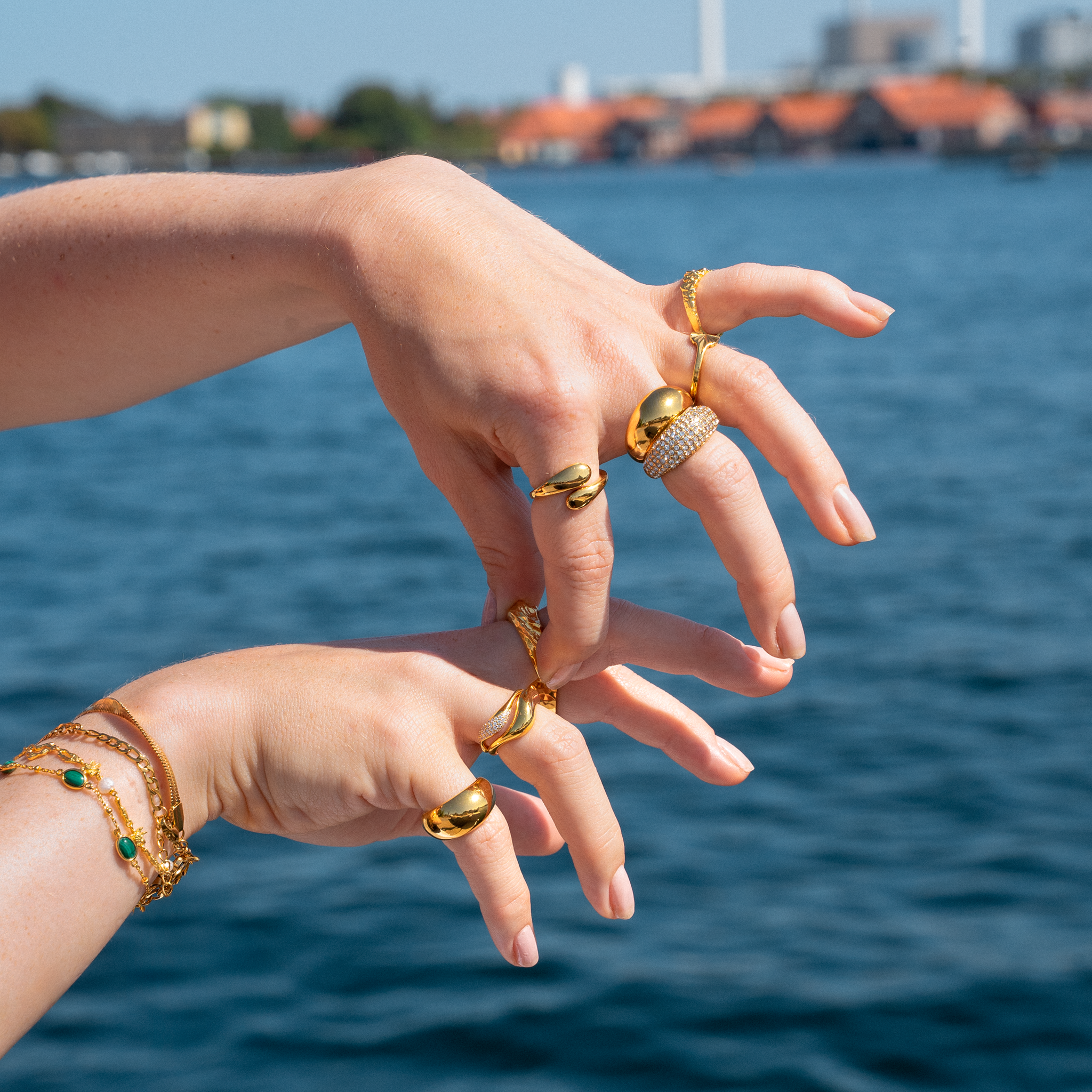 Twist Hug Ring Guldbelagt
