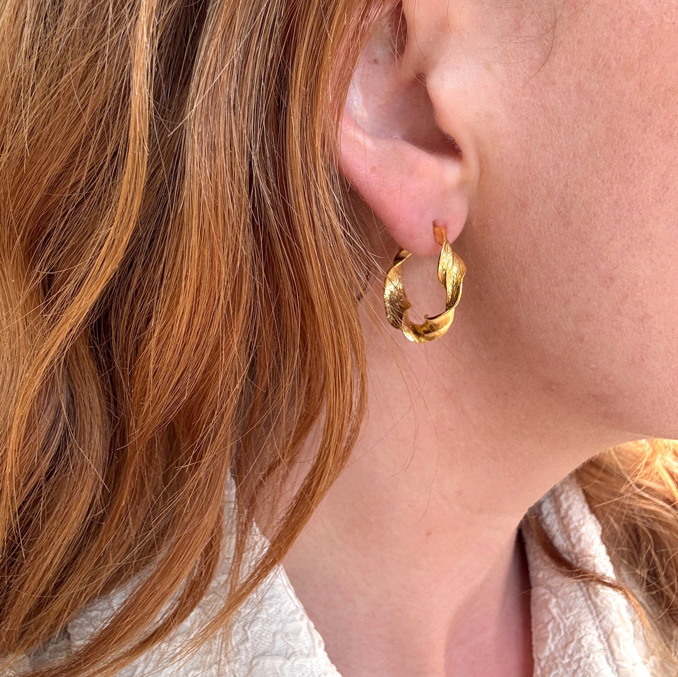 Chunky Twisted Hoop Guldbelagt