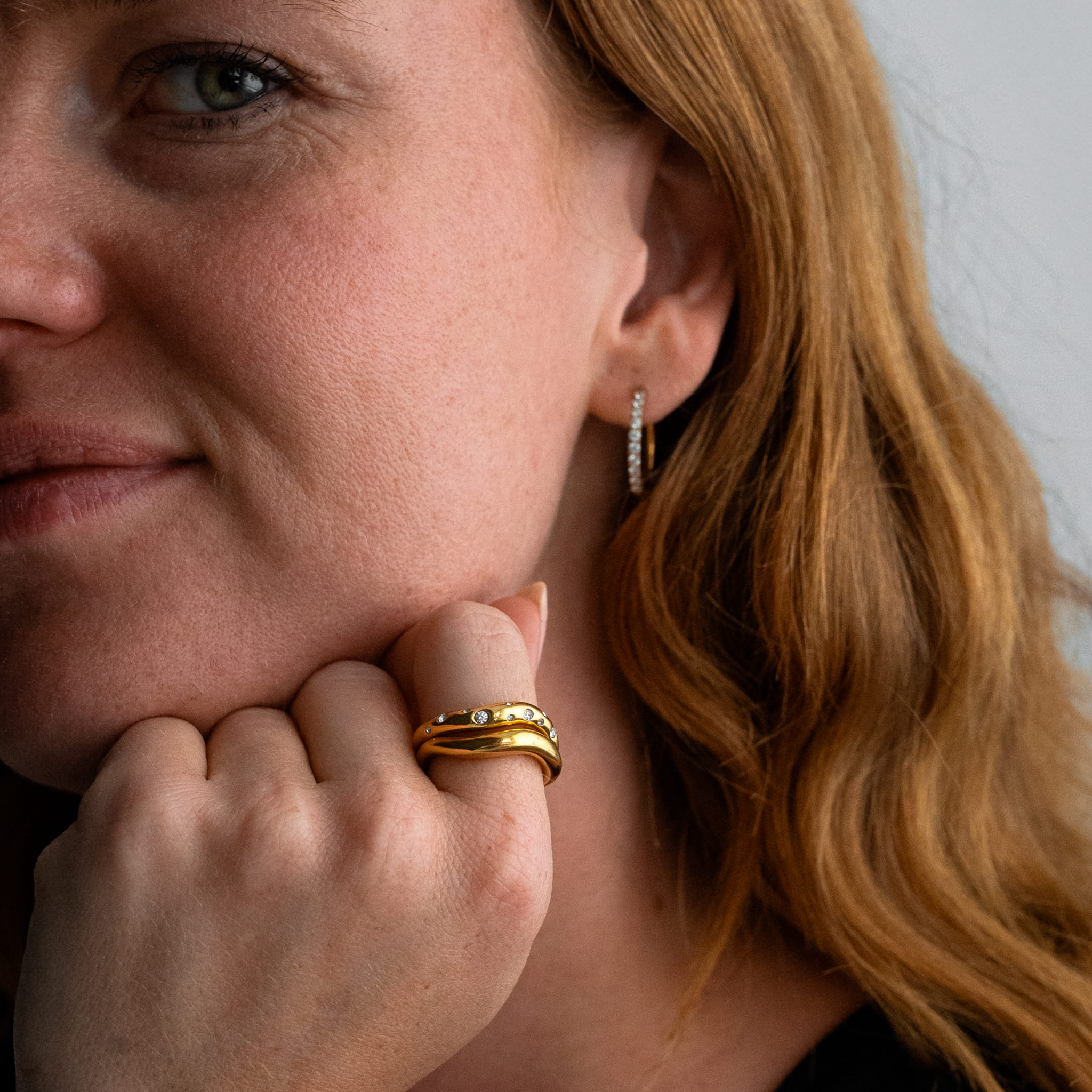 Krystal Dot Wave Ring Guldbelagt