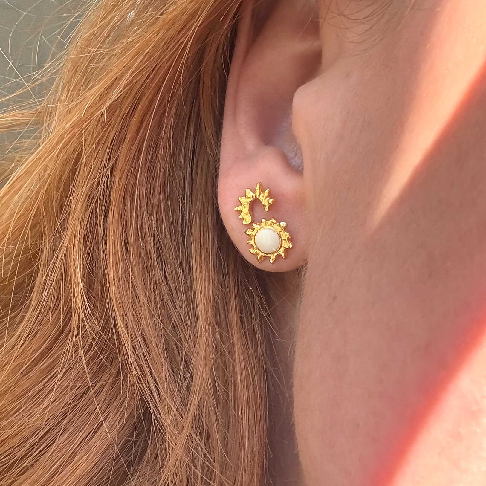 Halv Sol Stud Guldbelagt