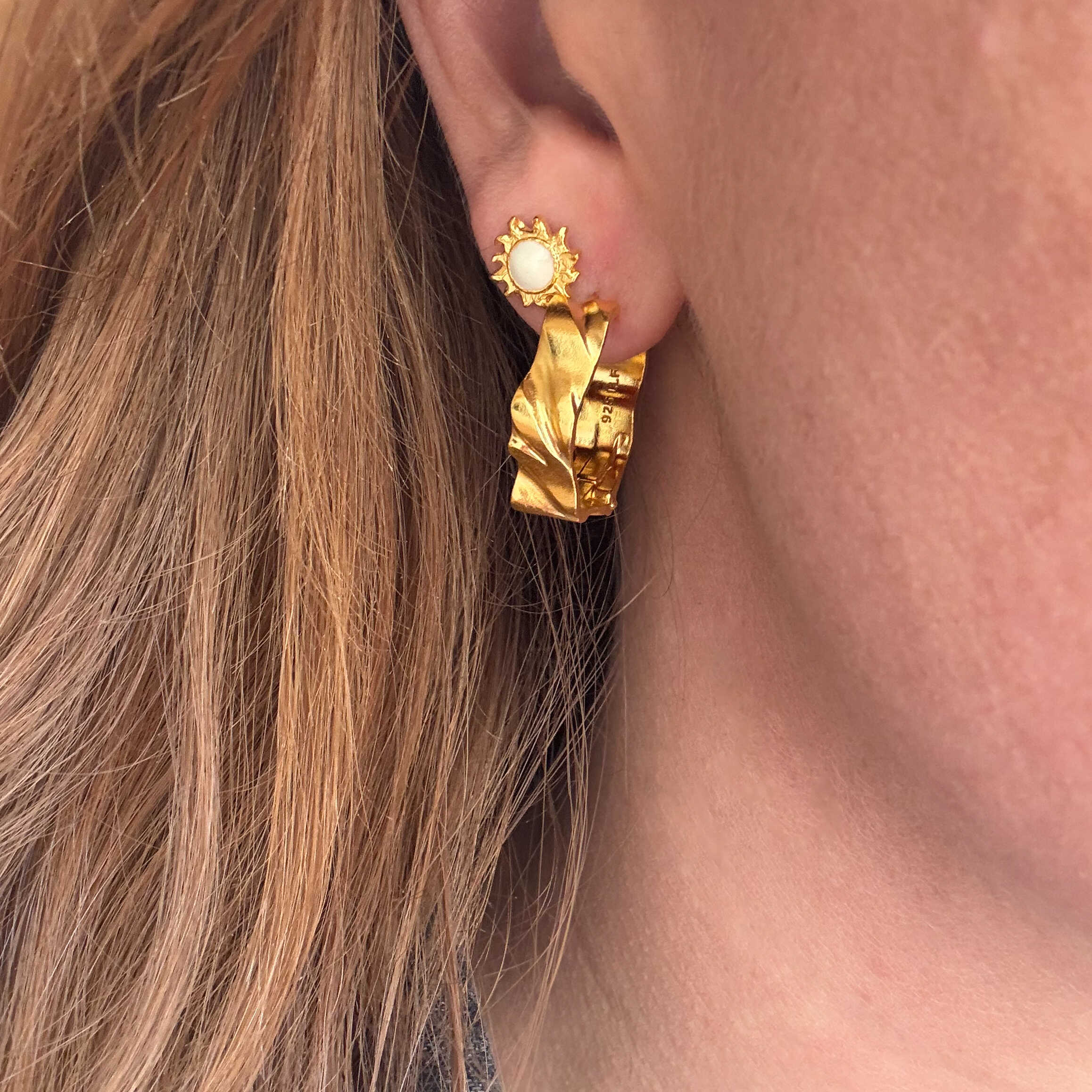 Wave Twist Hoop 23 mm Guldbelagt