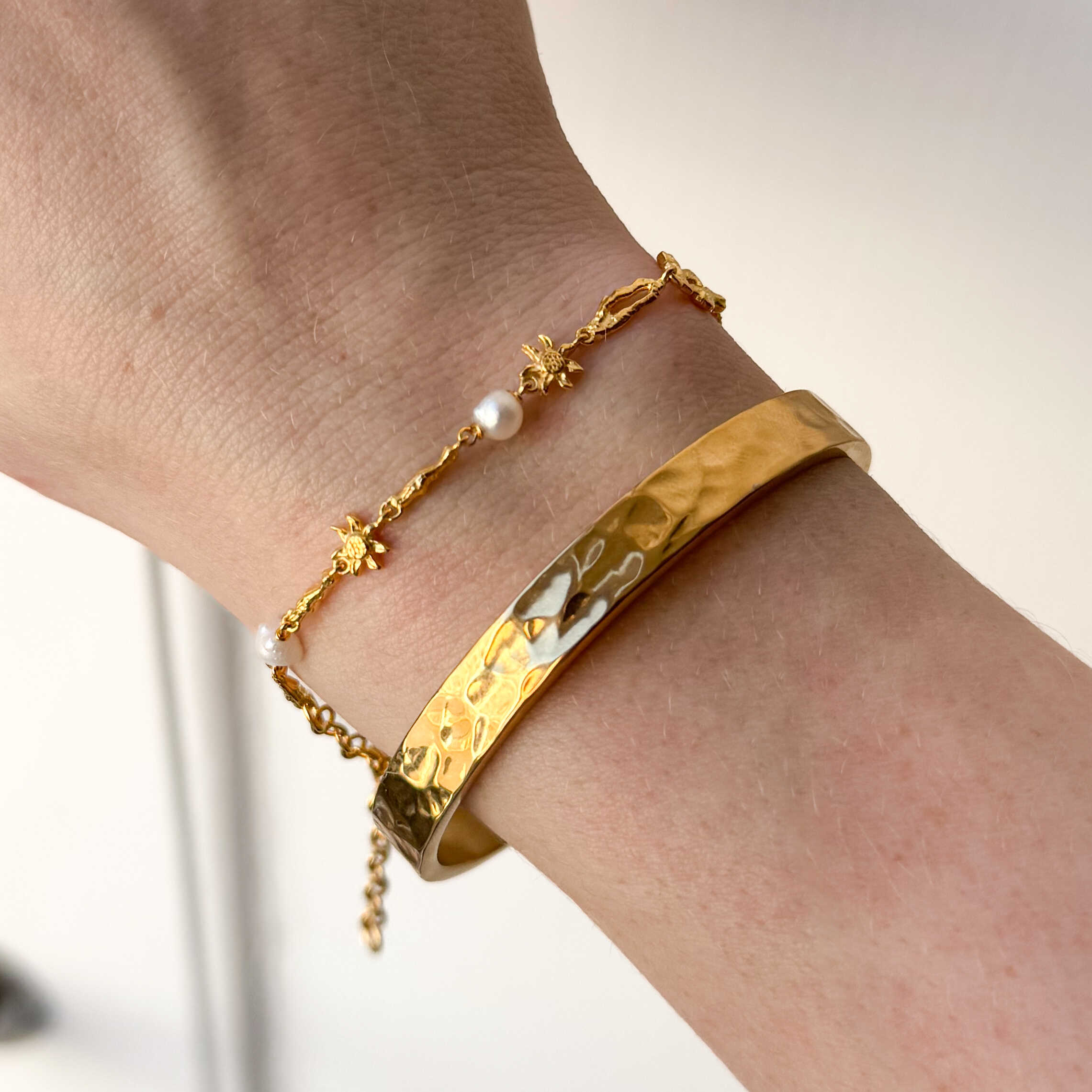 Hamret Bangle Guldbelagt