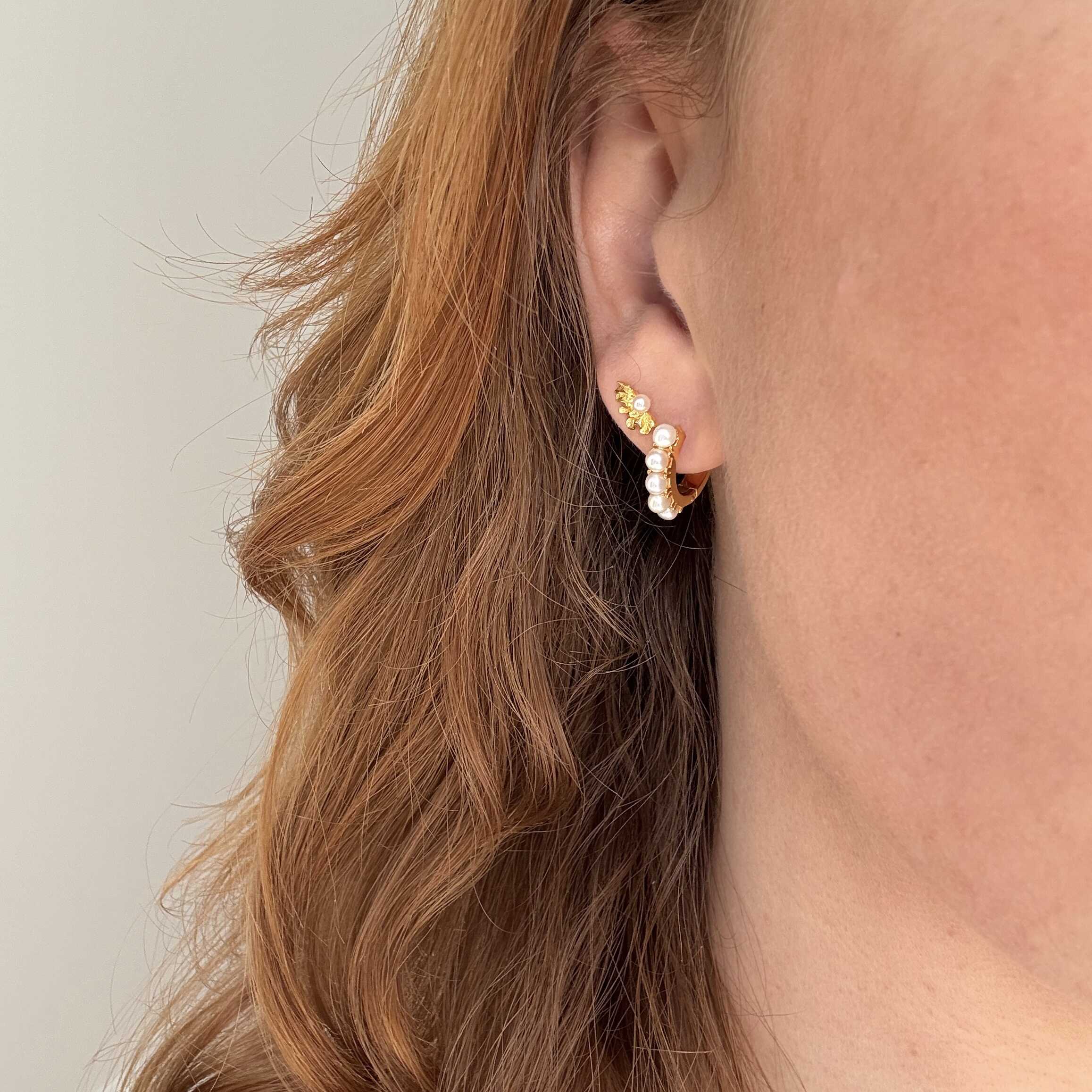 Wave Perle Stud Guldbelagt